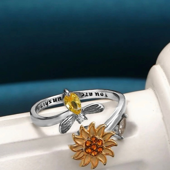 ❤️Sunflower Cuff Ring - Picture 2 of 7